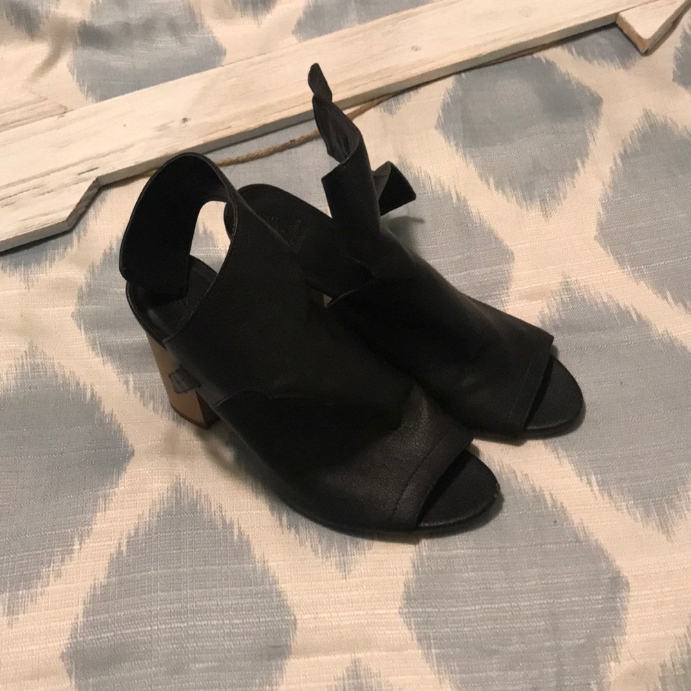 Vera Wang Cute Heels